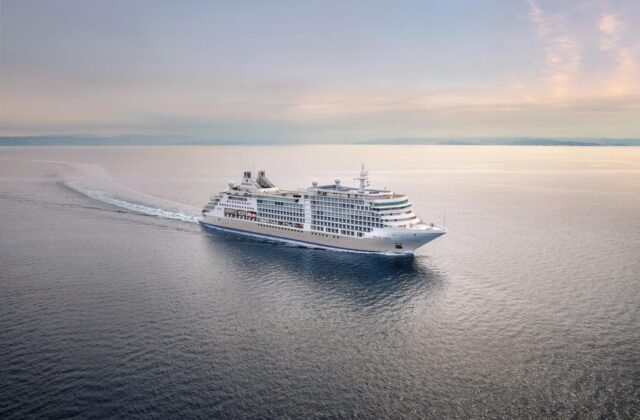 Navio Silver Moon