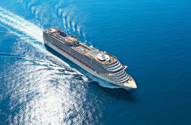 Navio MSC Divina