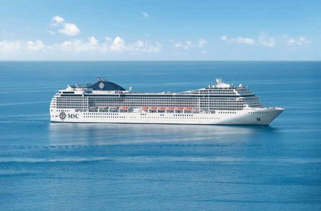Navio MSC Poesia